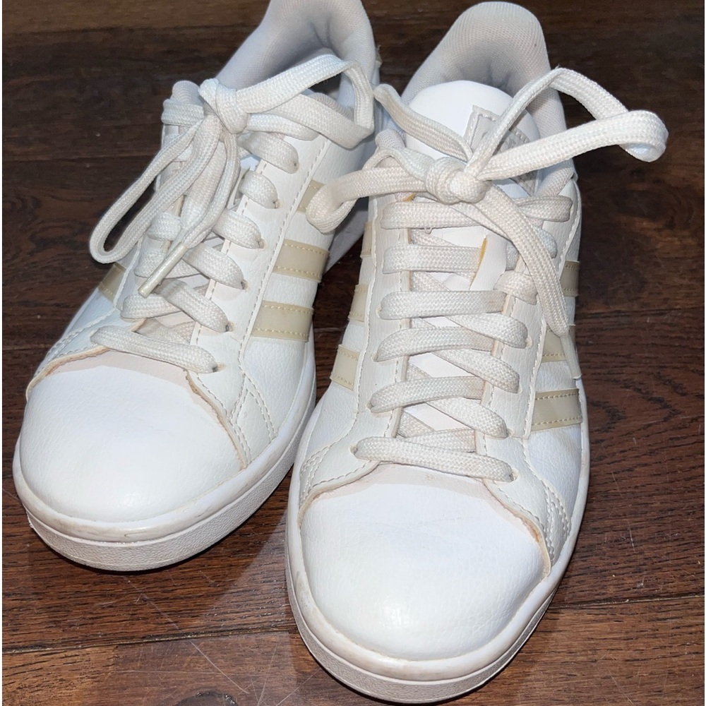 Adidas Women’s Cloudfoam Comfort Grand Court Shoes Size 5.5